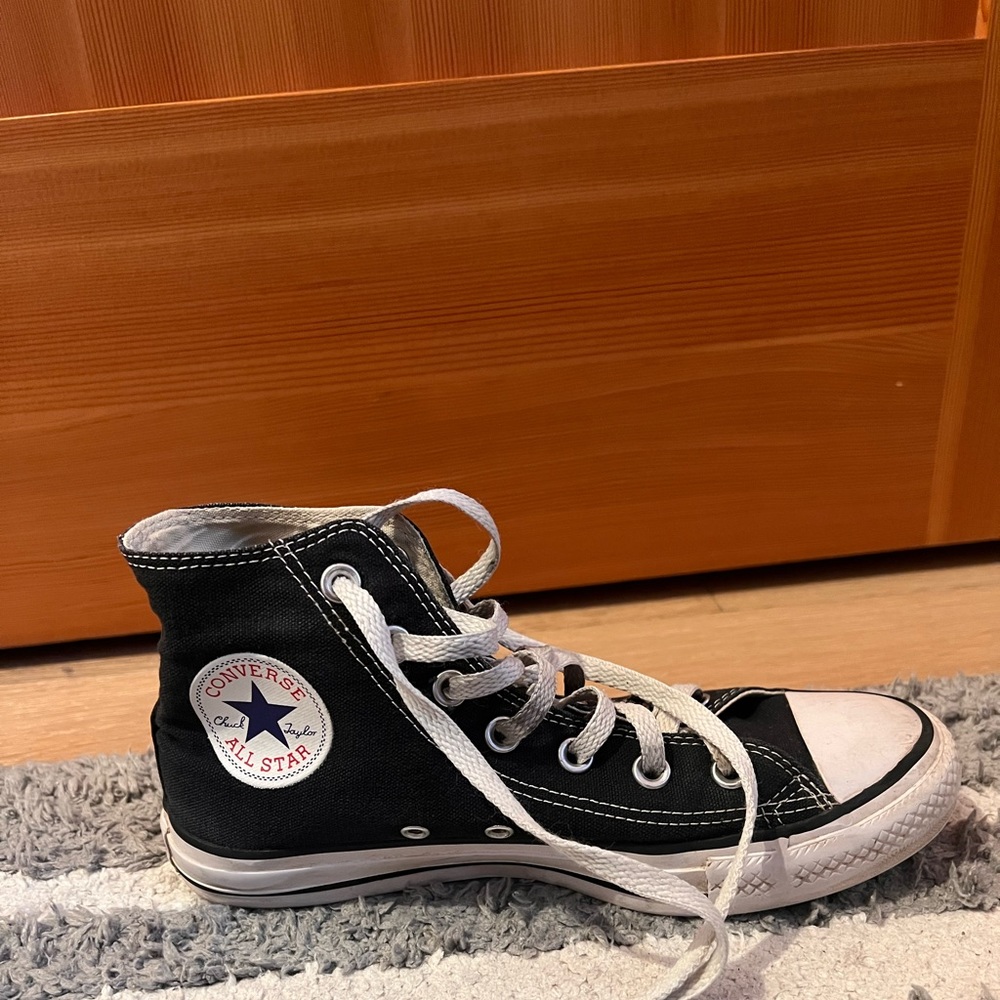 Black High-top Converse